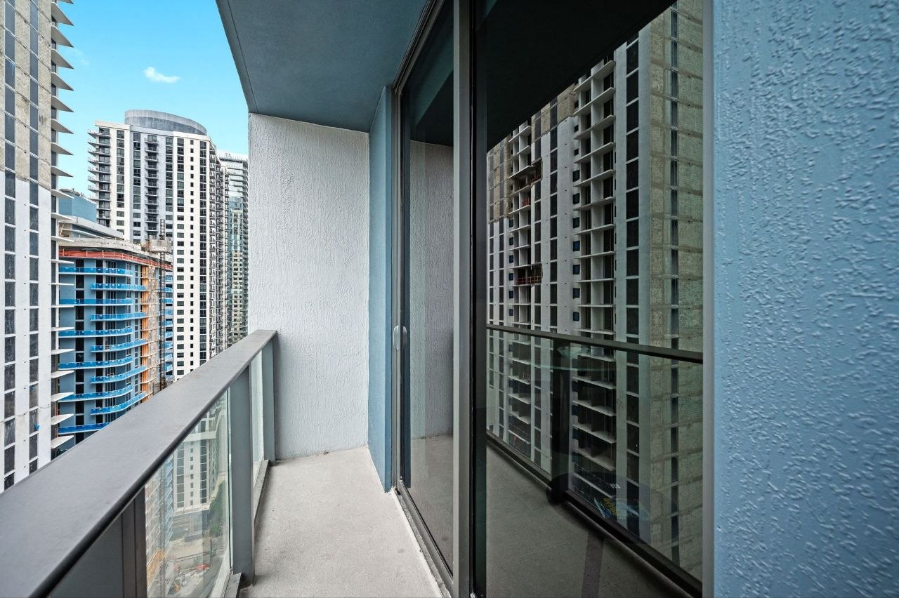 Unit 2707 interior