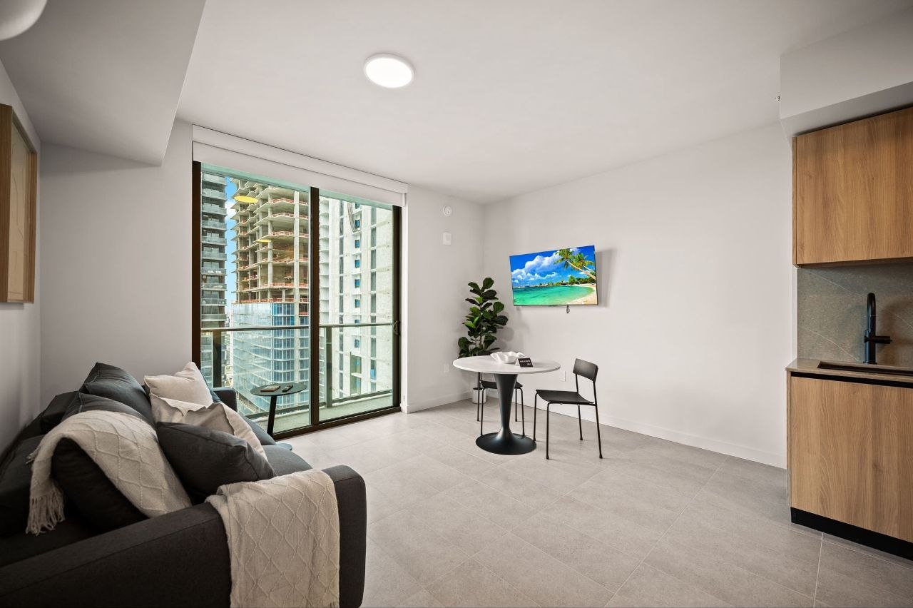 Unit 2707 interior